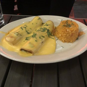 Mesero - Victory Park - Enchiladas - Mexican Near Me - Dallas, Texas