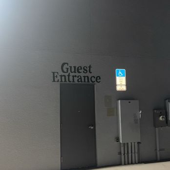 Dink House Pickleball - Guest entrance - Pickleball Near Me - Largo, Florida