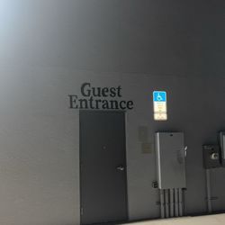 Dink House Pickleball - Guest entrance