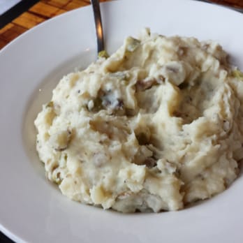 Grill Caliente - Those yummy green chili mashed potatoes - New American Near Me - Ruidoso, New Mexico Grill Caliente - Those yummy green chili mashed potatoes - New American Near Me - Ruidoso, New Mexico
