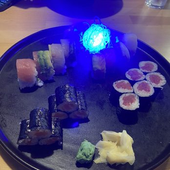 Yuzu Ramen & Sushi - Rainbow Roll, Salmon Roll, Tuna Roll - Ramen Near Me - Sicklerville, New Jersey