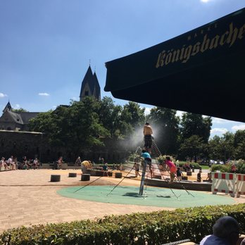 Königsbacher Biergarten am Deutschen Eck - Parent drink beer. Kiddos play, win win - Beer Garden Near Me - Koblenz, RP