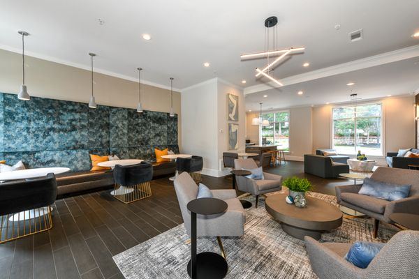 Avana Cheshire Bridge by null