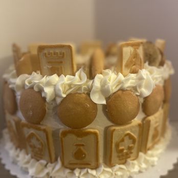 Sugar & Sparkles - Bananas Pudding Cake ( S&S Specialty Cake) - Caterers Near Me Sugar & Sparkles - Bananas Pudding Cake ( S&S Specialty Cake) - Caterers Near Me