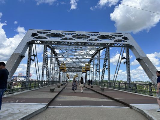 John Seigenthaler Pedestrian Bridge by null