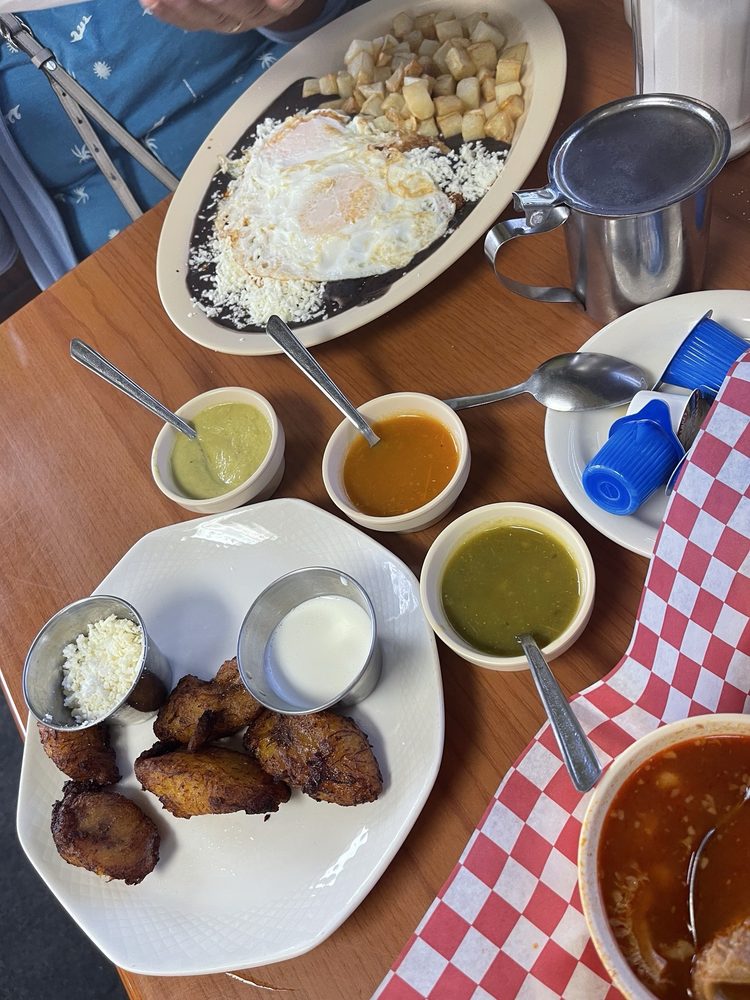 Alonso's Tres Rios Restaurant