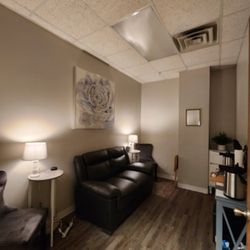 Aluna Skincare And Massage - Relaxation room