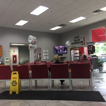 Dublin Toyota - Waiting room / reception - Car Dealers Near Me - Dublin, California Dublin Toyota - Waiting room / reception - Car Dealers Near Me - Dublin, California
