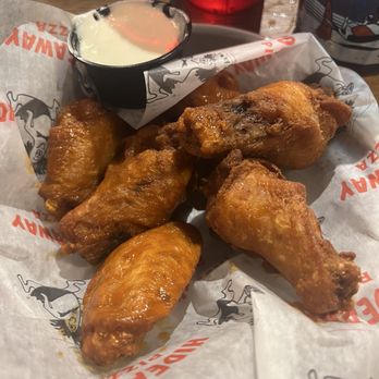 Hideaway Pizza - Chicken wings - Pizza Near Me - Norman, Oklahoma Hideaway Pizza - Chicken wings - Pizza Near Me - Norman, Oklahoma