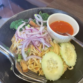 Aung Burma - Garlic Noodles - Burmese Near Me - Concord, California