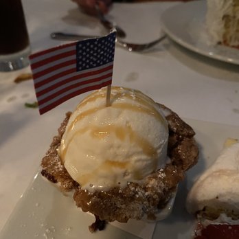 kitchen - Blueberry crumble with vanilla ice cream - New American Near Me - Palm Beach Gardens, Florida kitchen - Blueberry crumble with vanilla ice cream - New American Near Me - Palm Beach Gardens, Florida