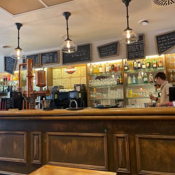 Le Carnot - Bar counter - Brasseries Near Me - Beaune, 21 Le Carnot - Bar counter - Brasseries Near Me - Beaune, 21