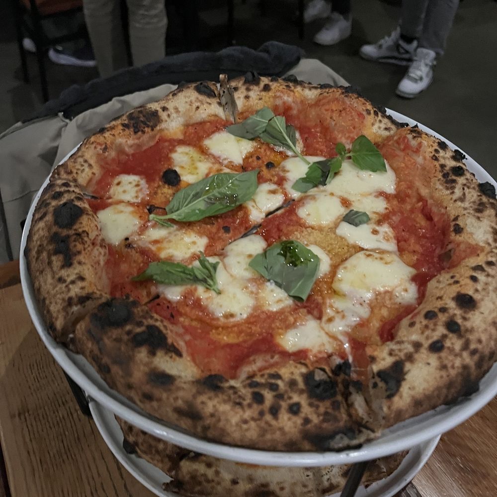 Si Cara - Margarita pizza - Pizza Near Me - Cambridge, Massachusetts Si Cara - Margarita pizza - Pizza Near Me - Cambridge, Massachusetts