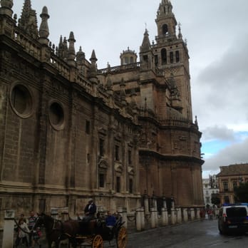Cathedral de Sevilla - Early morning view - Churches Near Me - Seville, SE Cathedral de Sevilla - Early morning view - Churches Near Me - Seville, SE