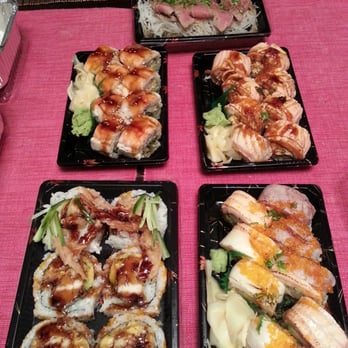Genki Ya - clockwise from top: beef tataki, torched salmon roll, torched super white tuna roll(?), spider roll, shrimp eel roll (name?). - Sushi Bars Near Me - Dedham, Massachusetts