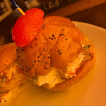David Burke Prime - Mini lobster slider - Steakhouses Near Me - Mashantucket, Connecticut David Burke Prime - Mini lobster slider - Steakhouses Near Me - Mashantucket, Connecticut