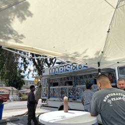 Mariscos La Reyna Del Sur 2 - Outside