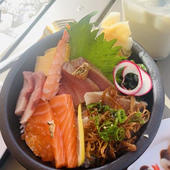 Burosu Ramen - Chirashi, with incredible quality fish - Ramen Near Me - Studio City, California