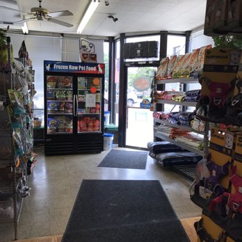 All 4 Dirty Paws - Front entrance - Pet Groomers Near Me - Chicago, Illinois