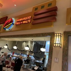 Johnny Rockets - Front Counter