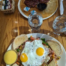 Top: Bacon and Stroop Pannekoeken.  Bottom: Black Forest Ham Hash