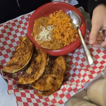 Birrieria De La Torre - Good presentation was great! - Mexican Near Me - Chicago, Illinois Birrieria De La Torre - Good presentation was great! - Mexican Near Me - Chicago, Illinois
