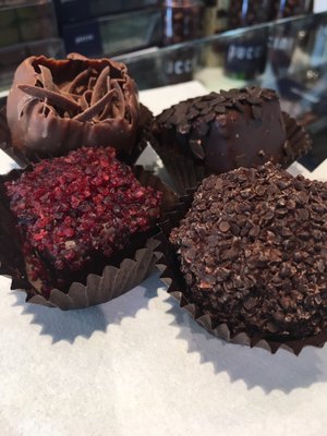 Puccini Bomboni by null