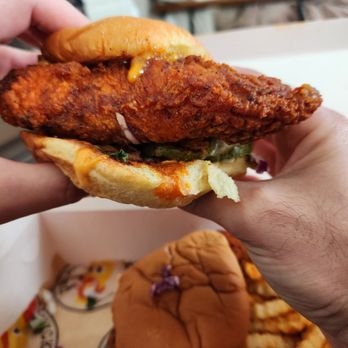 Dave's Hot Chicken - Profile - big tender - Chicken Shop Near Me - Novato, California