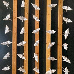 grulla cafe - Origami crane decor