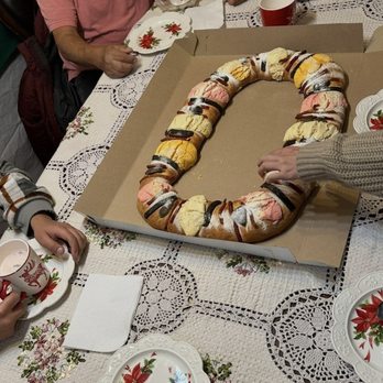 Lupita Bakery - The amazing Rosca de Reyes - Bakeries Near Me - Oakland, California Lupita Bakery - The amazing Rosca de Reyes - Bakeries Near Me - Oakland, California