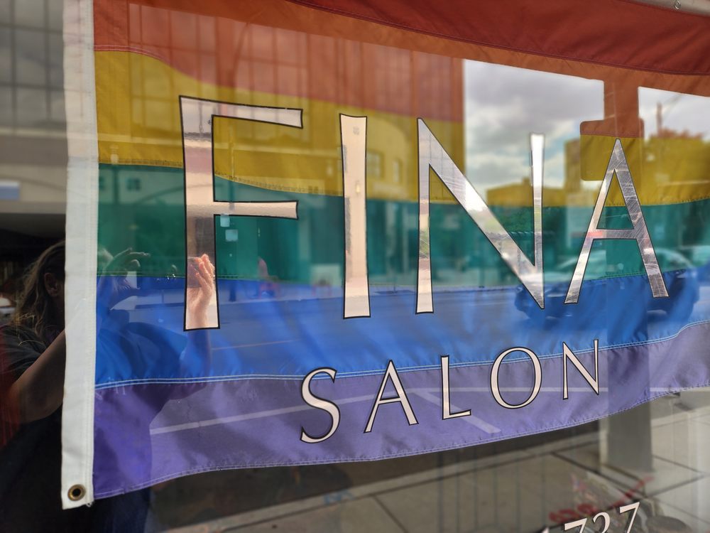 Fina Salon Logo