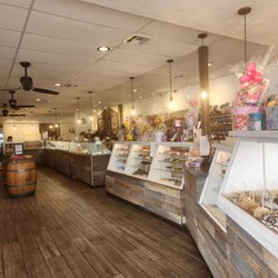 Bert & Rocky's Cream Company - Interior from the entrance