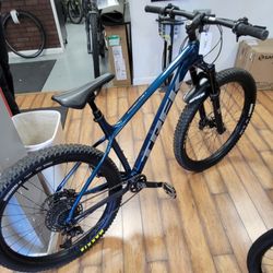 Hub City Cycles - 2021 Trek Roscoe 8