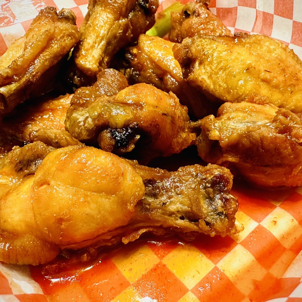 Beck's Chicago - Honey sriracha wings - Pubs Near Me - Chicago, Illinois Beck's Chicago - Honey sriracha wings - Pubs Near Me - Chicago, Illinois