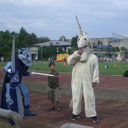 Hagenbachstadion - Corni, das Maskottchen der Schwäbisch-Hall Unicorn (zusammen mit Blueziffer). Selbst fotografiert und ebenfalls der Wikipedia