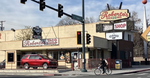 Roberto's Taco Shop by null