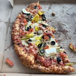 Sloopy's Sports Cafe - Port Clinton - Veggie pizza is excellent.