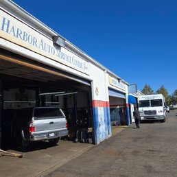 Exterior outside entrance of Harbor Auto Service Center - Costa Mesa, California Exterior outside entrance of Harbor Auto Service Center - Costa Mesa, California