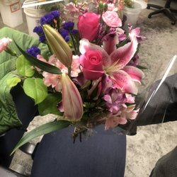 Helen's Flower Shop - Bouquet of Flowers
