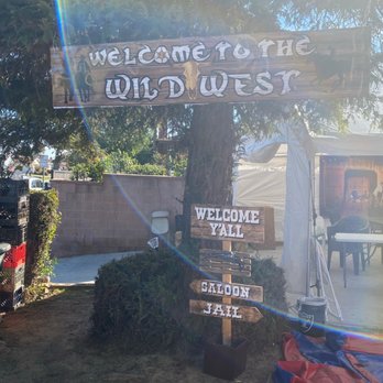 Platinum Prop House - Backyard setting - Party Equipment Rentals Near Me - Gardena, California Platinum Prop House - Backyard setting - Party Equipment Rentals Near Me - Gardena, California