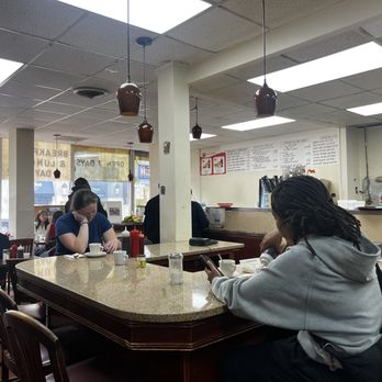 Lincoln's Waffle Shop - Inside - American Near Me - Washington, DC, District of Columbia