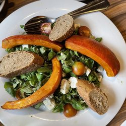 Restaurant Altes Forsthaus - Seasonal roasted pumpkin salad