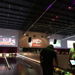 Rock 'n' Bowl de Lafayette - Band area for live music!