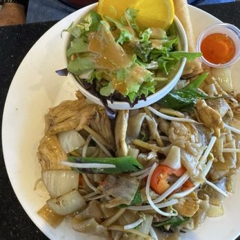 California Thai Cafe - Drunken Noodle Lunch - Thai Near Me - San Diego, California California Thai Cafe - Drunken Noodle Lunch - Thai Near Me - San Diego, California