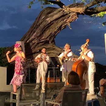 House Without A Key - Patio and stage - Seafood Near Me - Honolulu, Hawaii