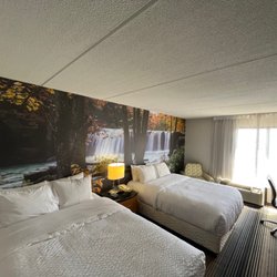 Clarion Pointe by Choice Hotels Erie