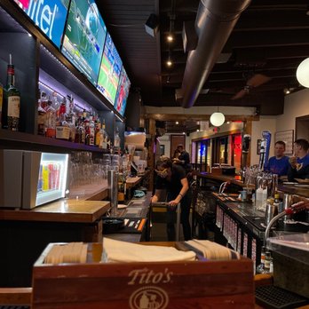 Boston Commons - Seafood Near Me - Nashville, Tennessee
