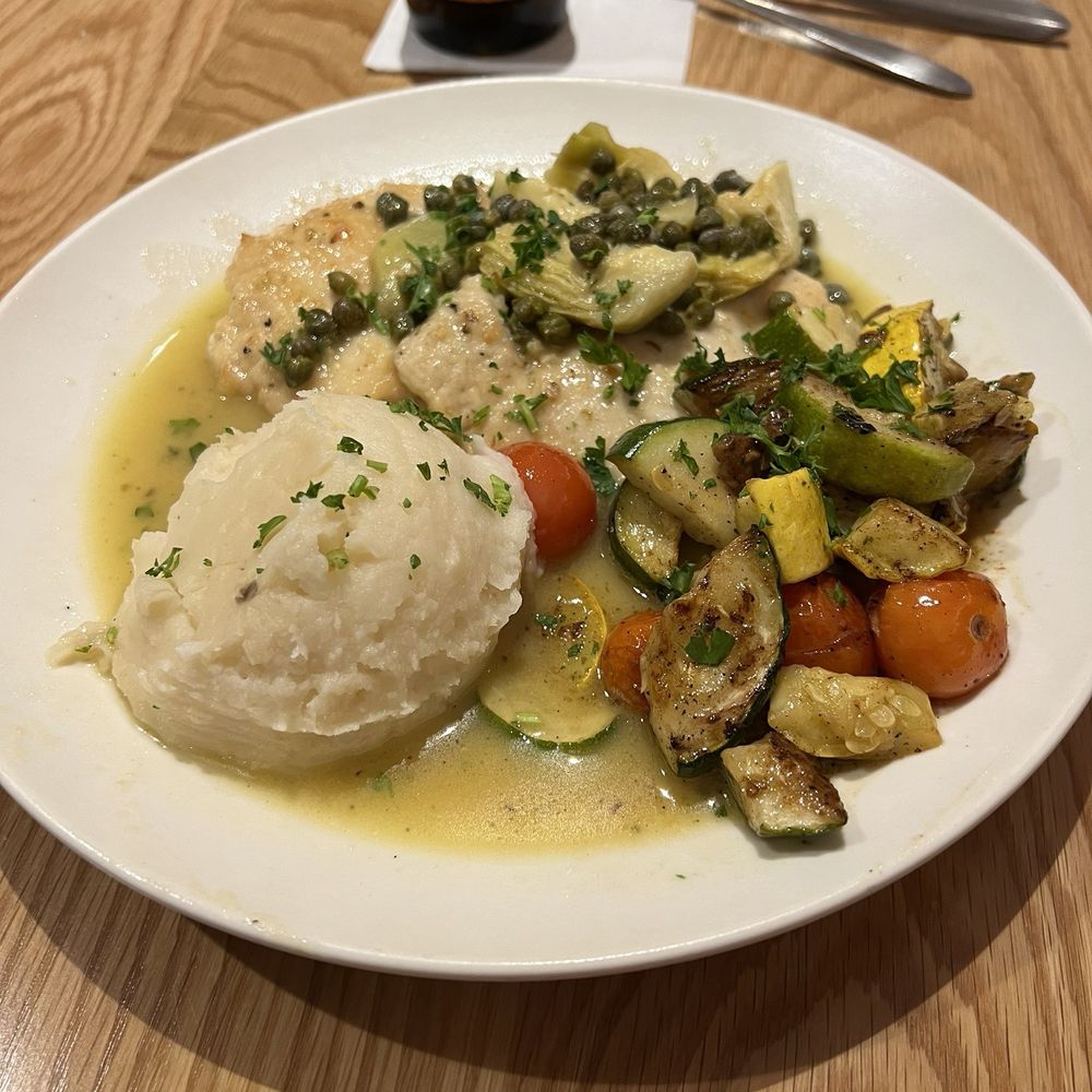 Roma Table - Lemon chicken scallopini - Italian Near Me - Sevierville, Tennessee Roma Table - Lemon chicken scallopini - Italian Near Me - Sevierville, Tennessee