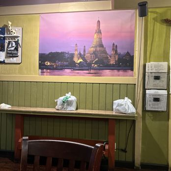 Top Thai - Pick up space is cute! - Thai Near Me - Castro Valley, California