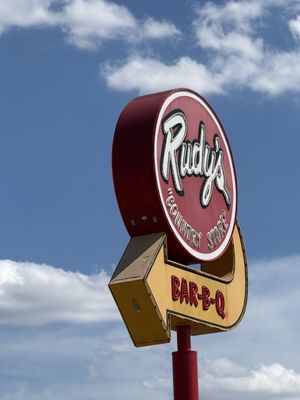Rudy's "Country Store" and Bar-B-Q by null